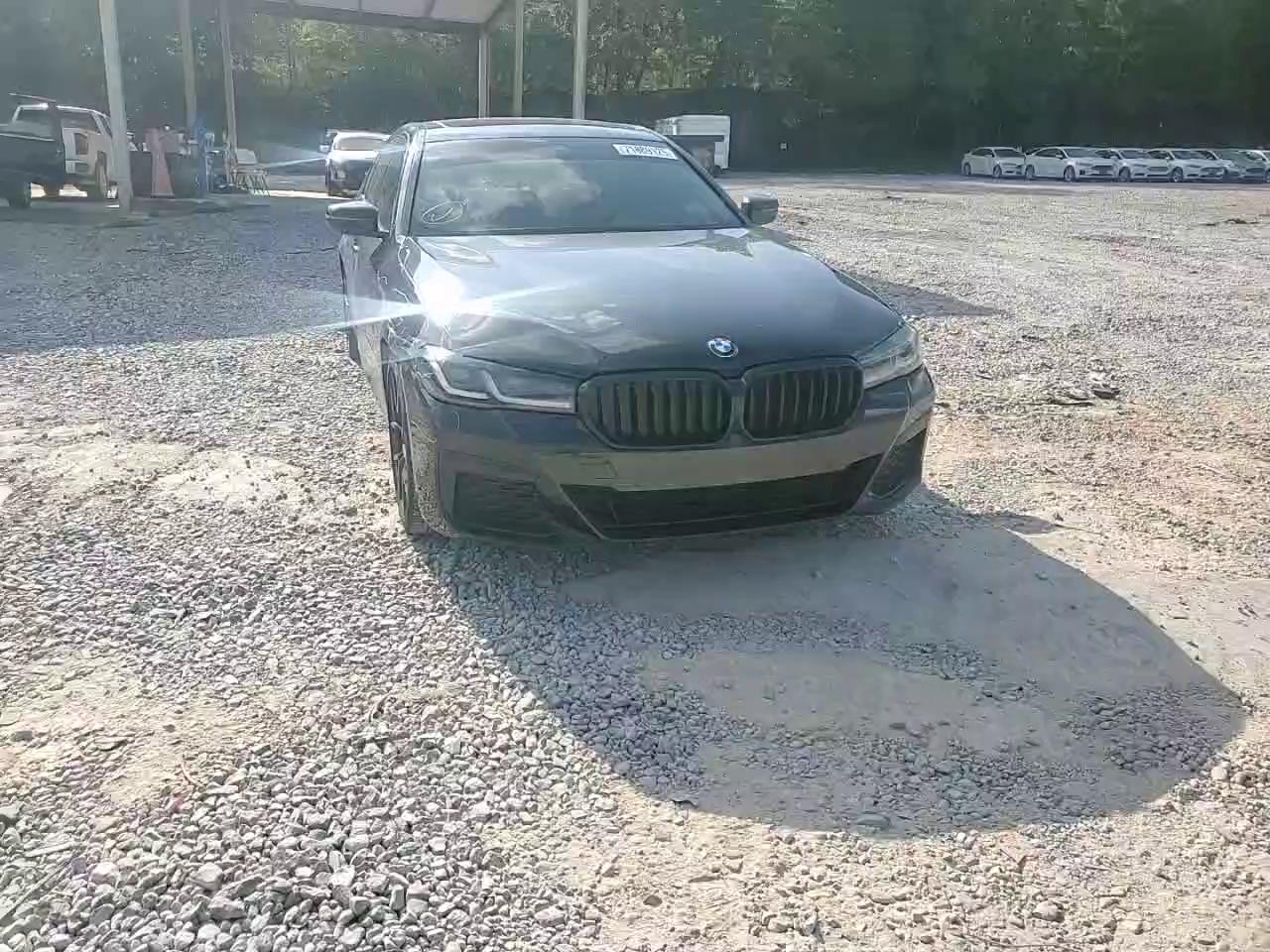 Фото: WBA53BH00NCJ43210