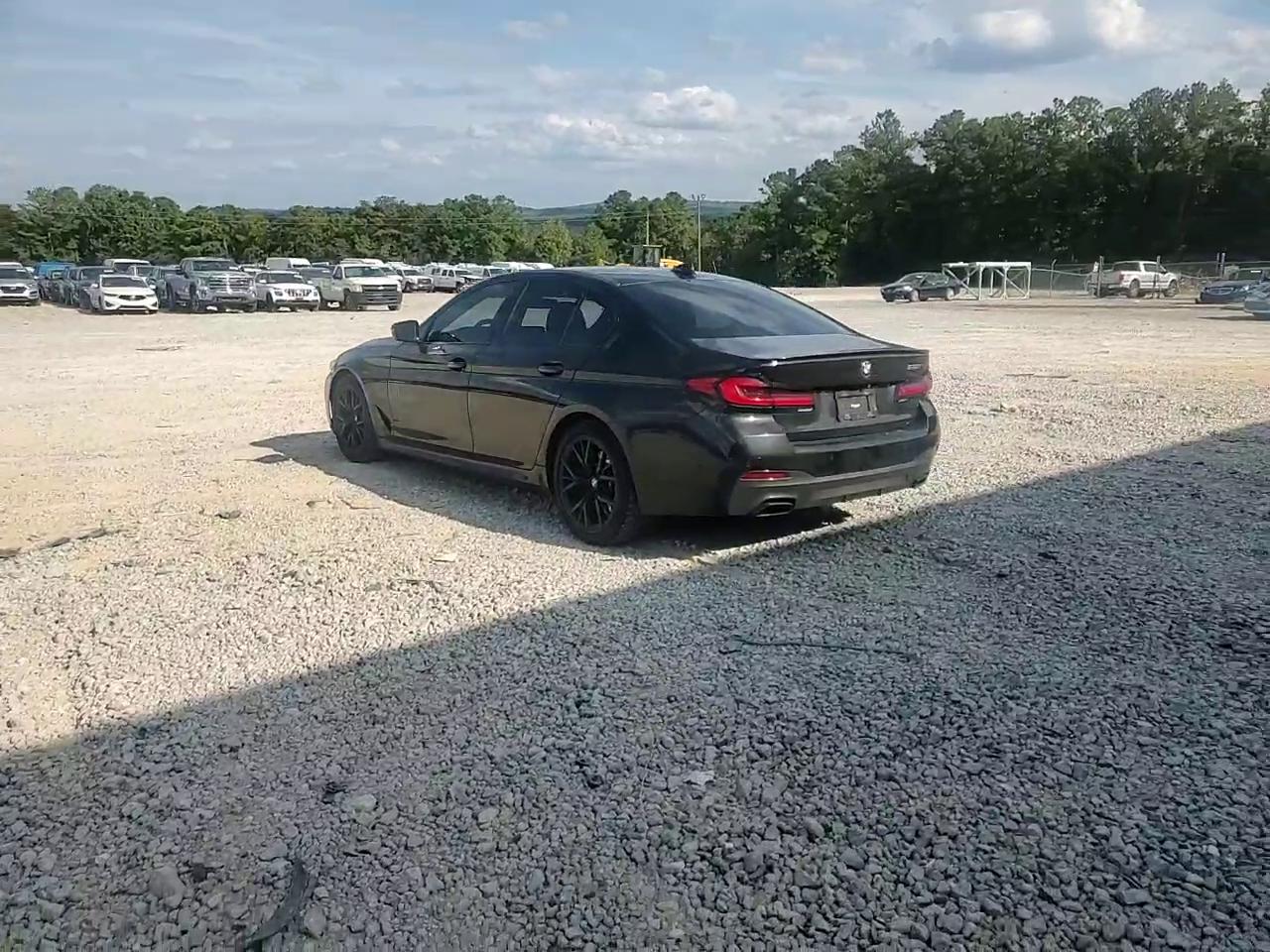 Фото: WBA53BH00NCJ43210