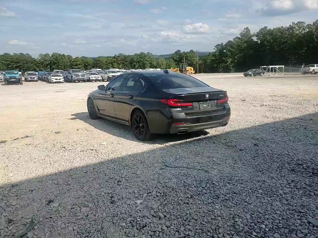 Фото: WBA53BH00NCJ43210