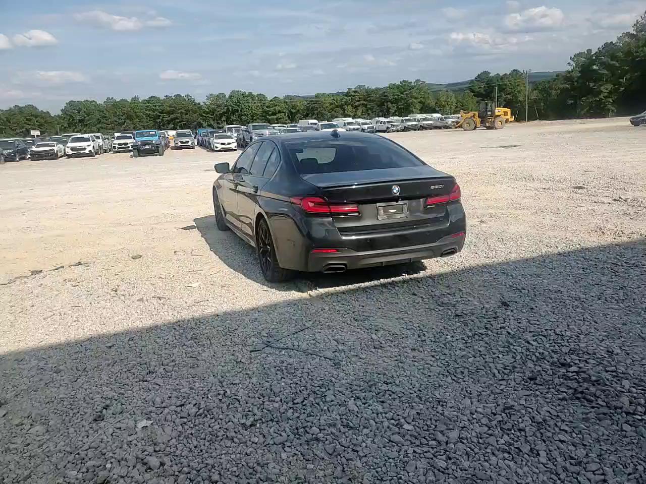 Фото: WBA53BH00NCJ43210