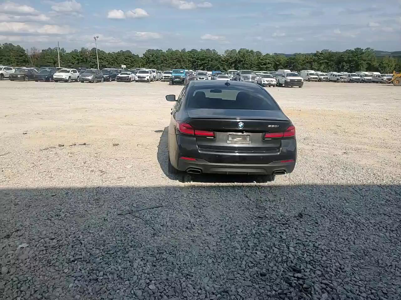 Фото: WBA53BH00NCJ43210