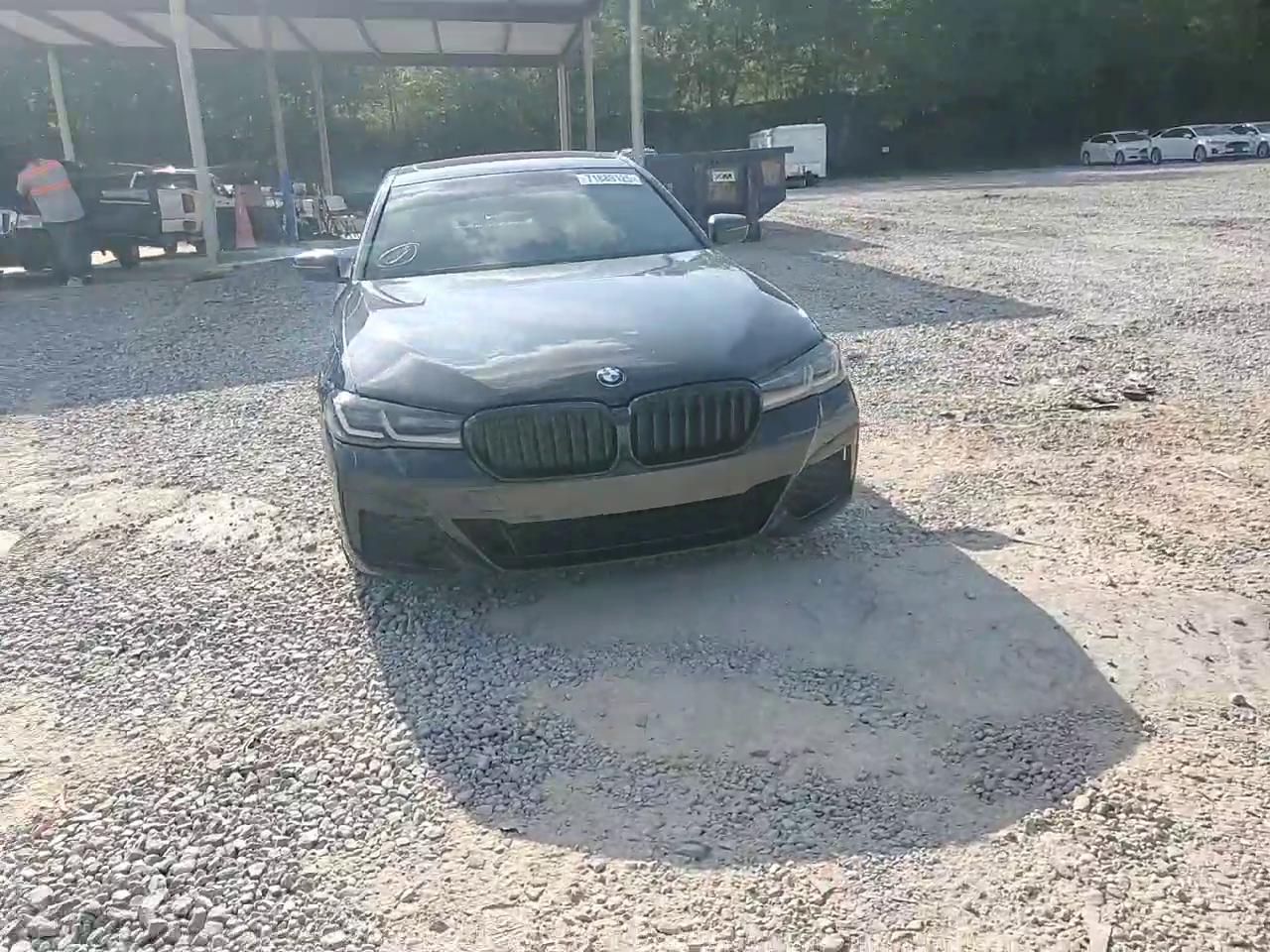 Фото: WBA53BH00NCJ43210