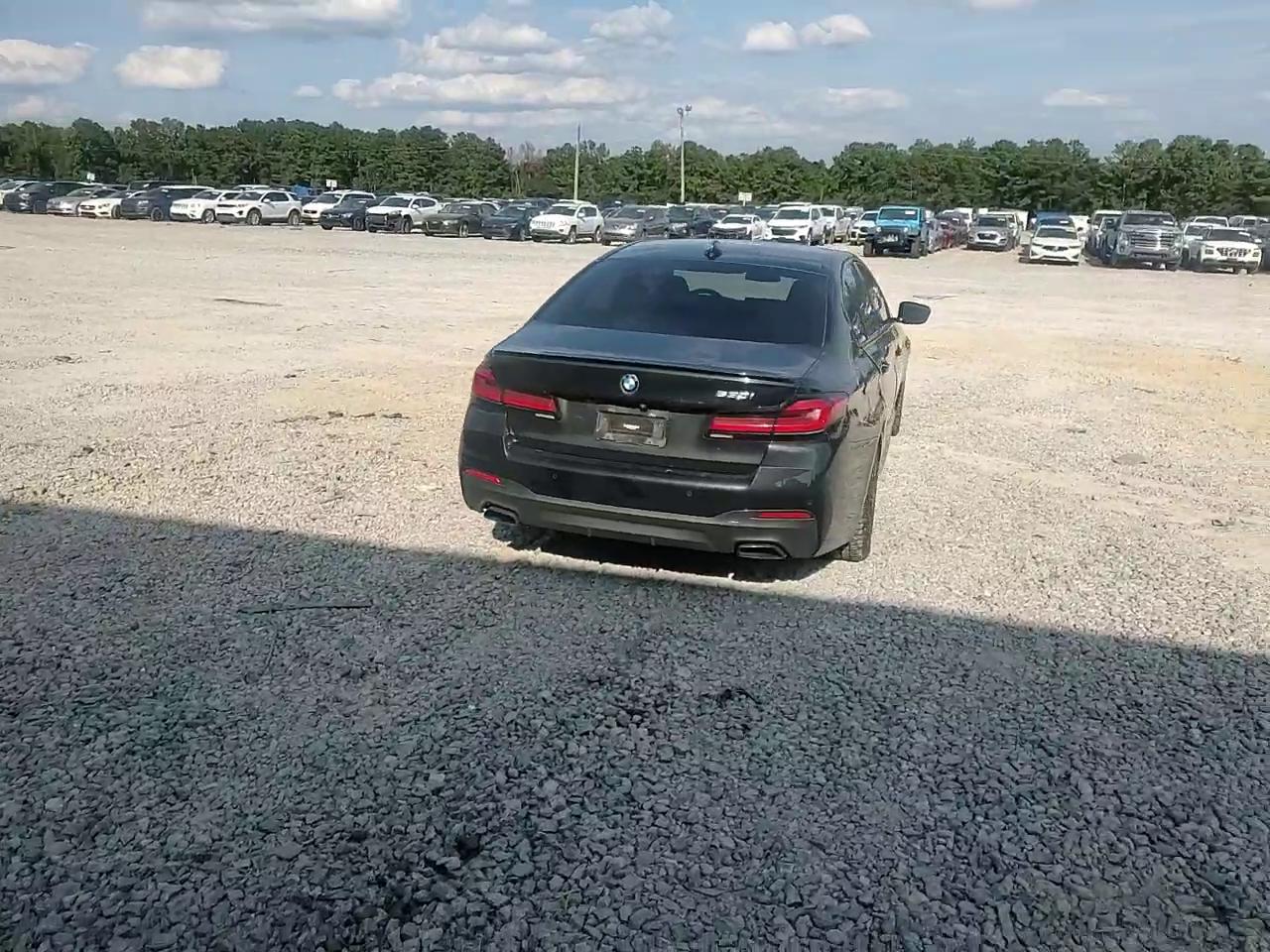 Фото: WBA53BH00NCJ43210