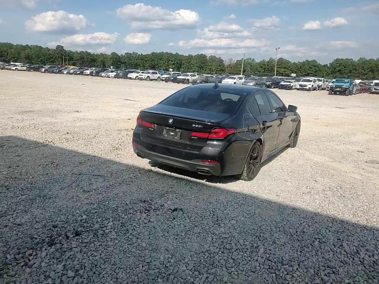 Фото: WBA53BH00NCJ43210