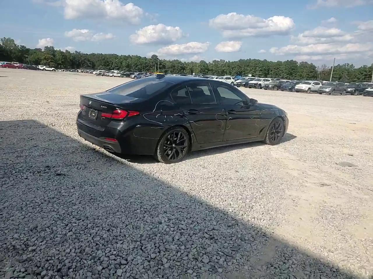 Фото: WBA53BH00NCJ43210