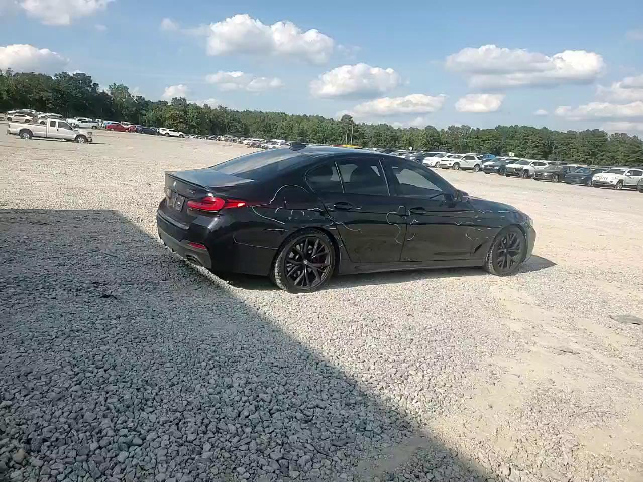 Фото: WBA53BH00NCJ43210