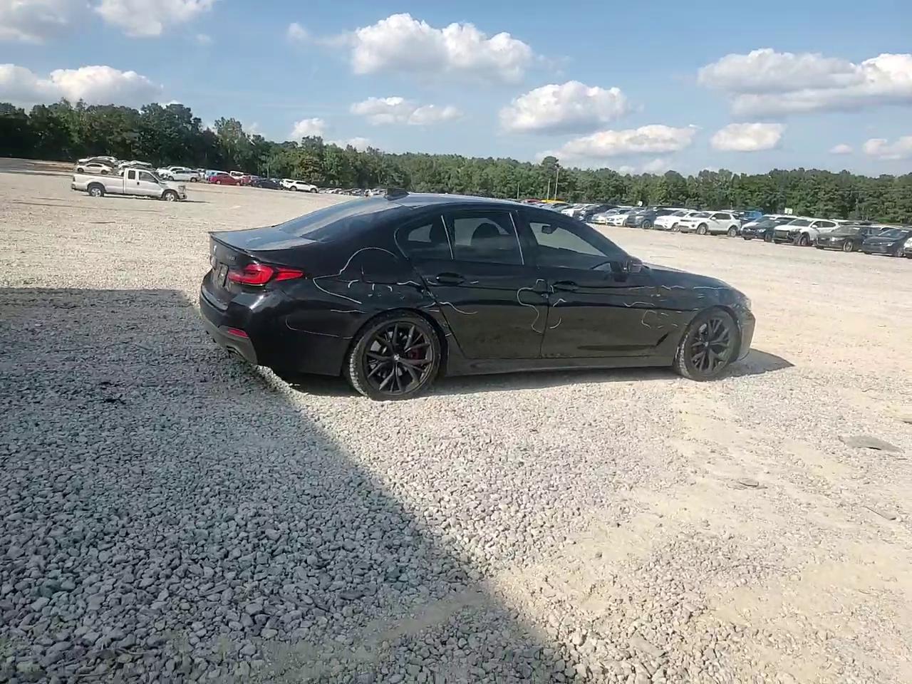 Фото: WBA53BH00NCJ43210