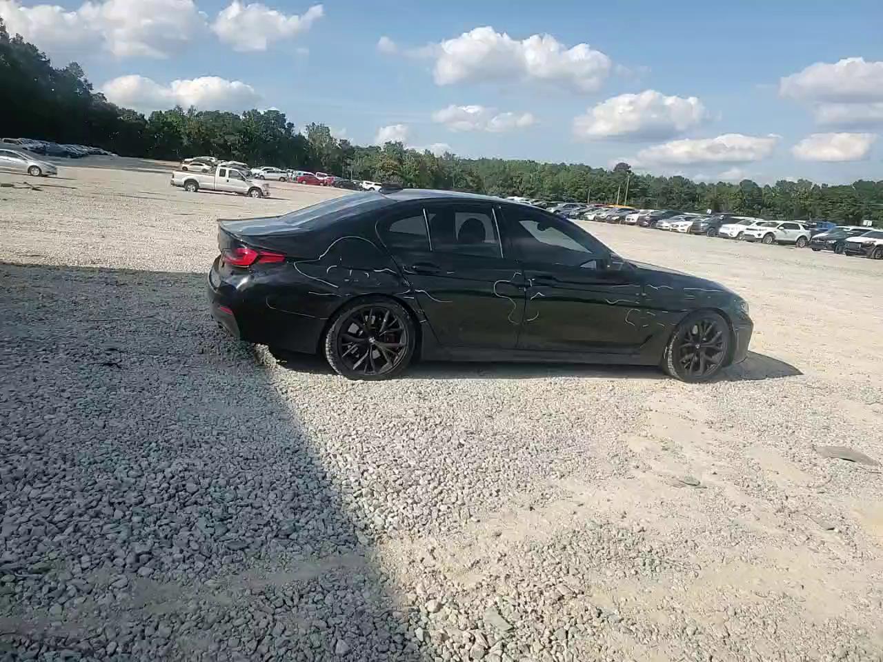 Фото: WBA53BH00NCJ43210