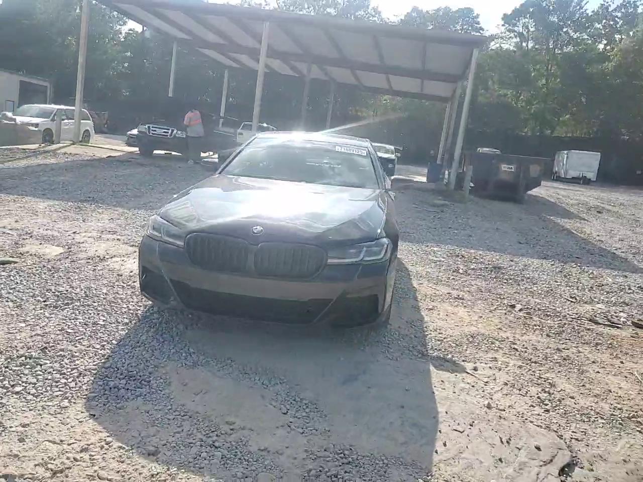 Фото: WBA53BH00NCJ43210