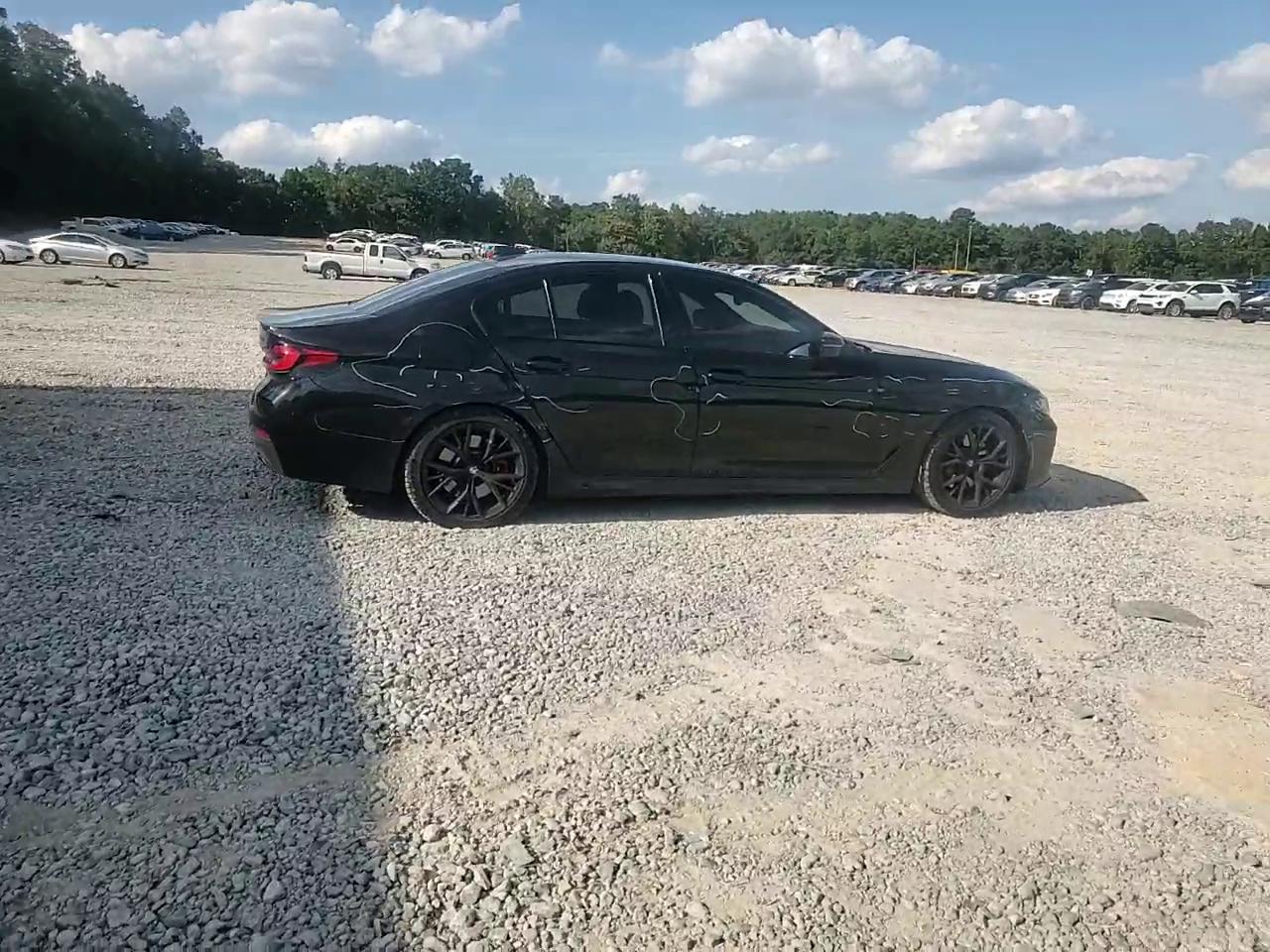 Фото: WBA53BH00NCJ43210