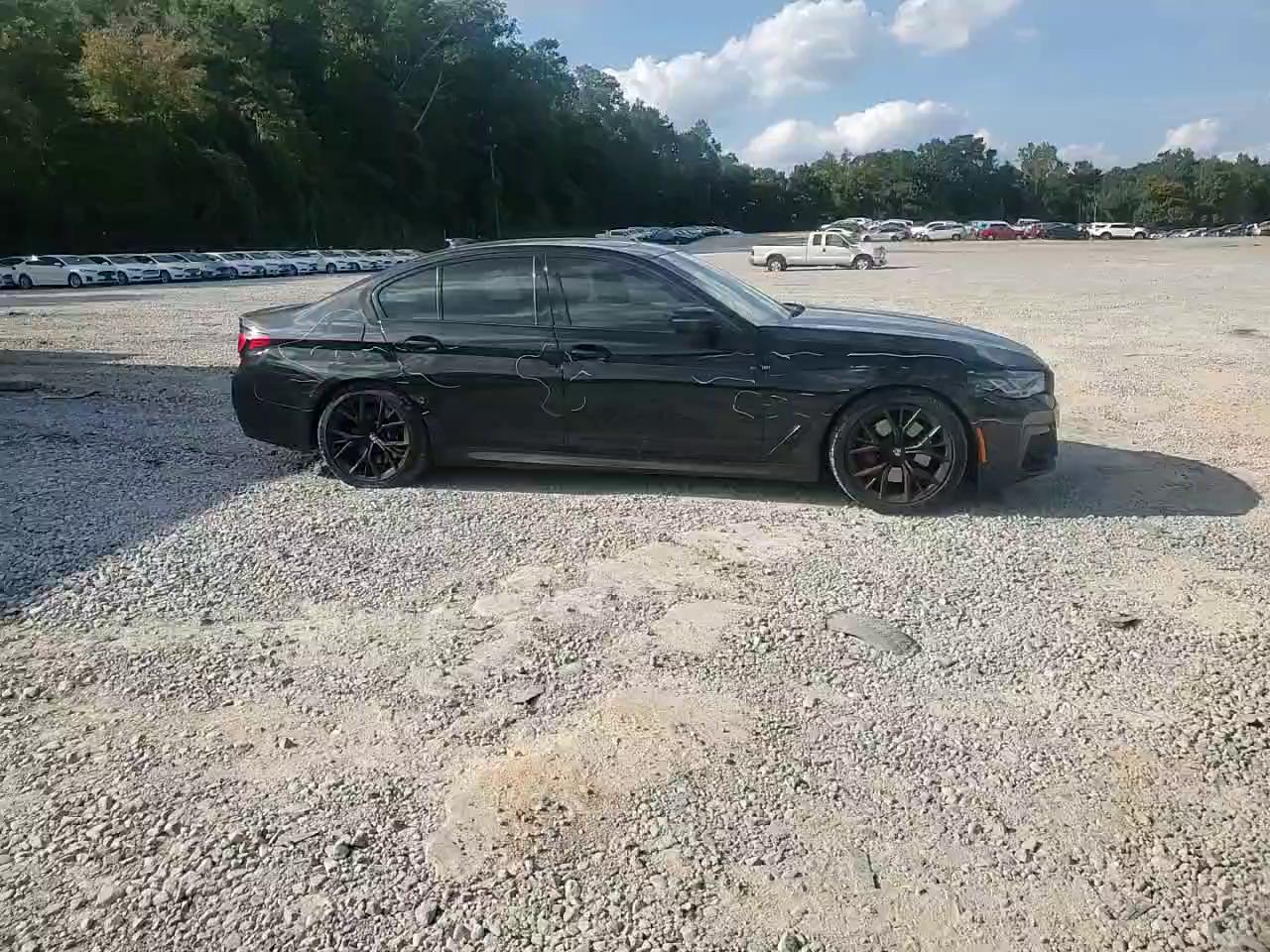 Фото: WBA53BH00NCJ43210