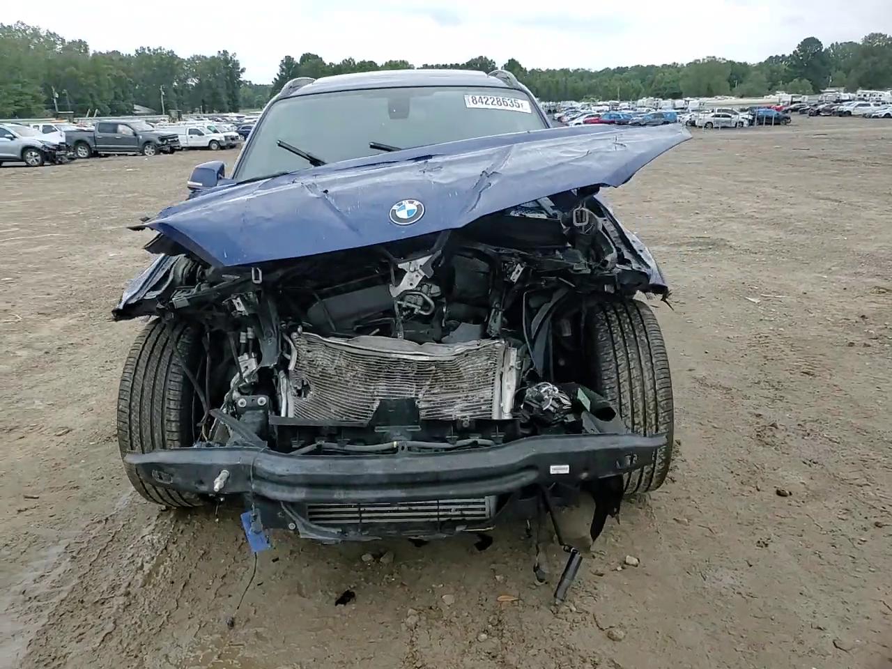 Фото: WBAVM5C56FVV94066