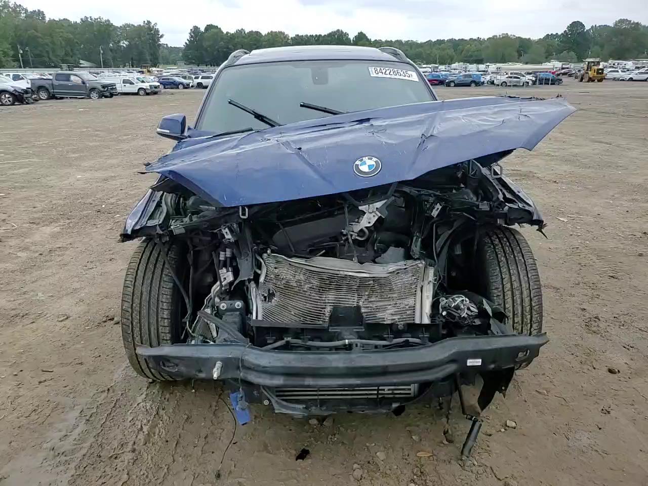 Фото: WBAVM5C56FVV94066