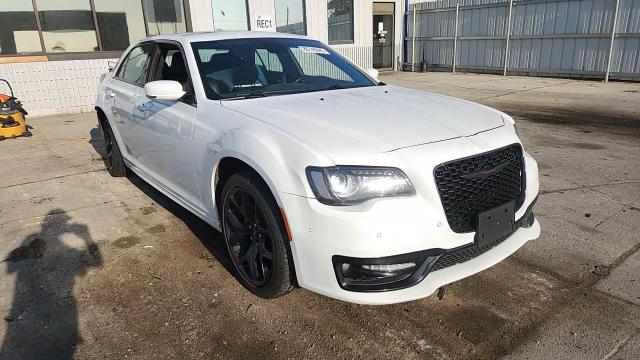 2022 Chrysler 300 S VIN: 2C3CCABGXNH135143 Lot: 80745945