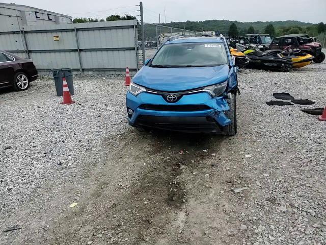 2017 Toyota Rav4 Xle VIN: JTMWFREVXHD095284 Lot: 71249785