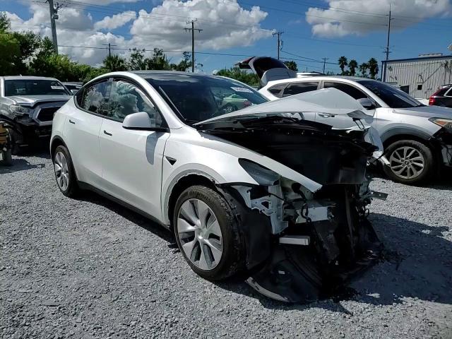 2023 Tesla Model Y VIN: 7SAYGDEE2PF683618 Lot: 84240115
