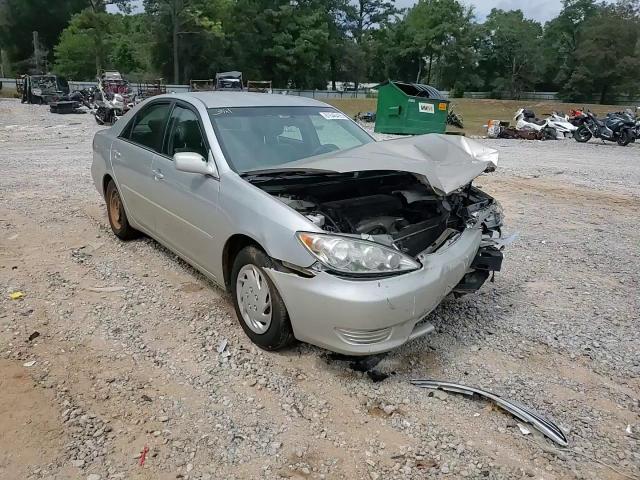 2005 Toyota Camry Le VIN: 4T1BE32K55U414929 Lot: 81646495