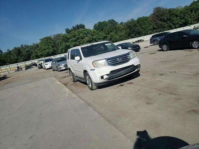 2025 Honda Pilot Lx VIN: 5FNYF3H29CB035232 Lot: 81872335