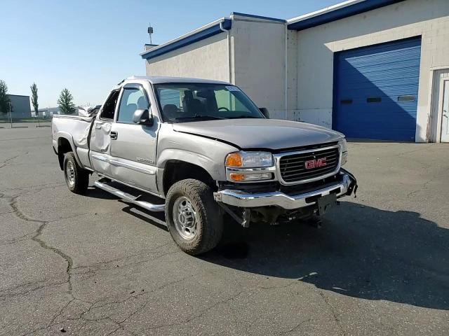2004 GMC Sierra K2500 Heavy Duty VIN: 1GTHK29UX4E334155 Lot: 81437105