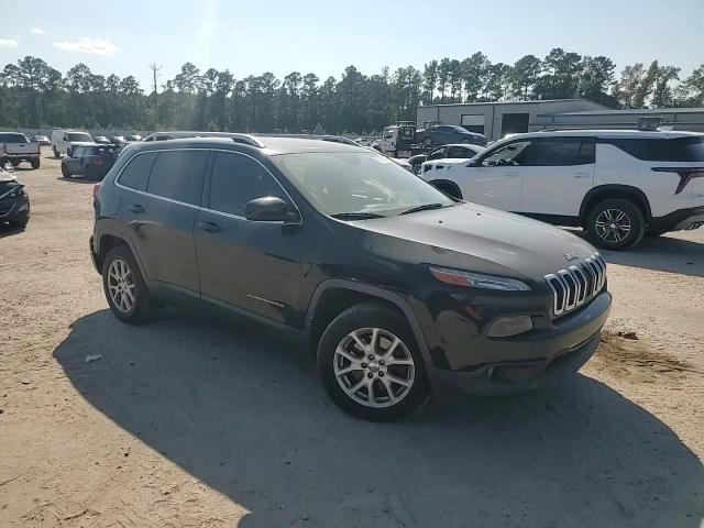 2016 Jeep Cherokee Latitude VIN: 1C4PJLCS2GW114437 Lot: 81010565