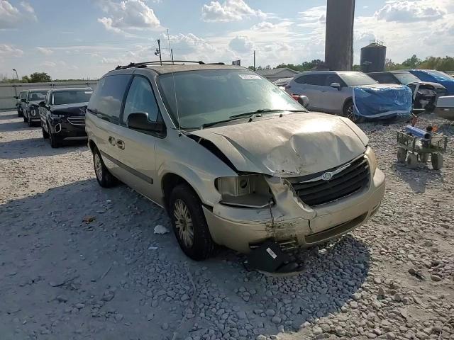 2005 Chrysler Town & Country VIN: 1C4GP45R05B411015 Lot: 82074935