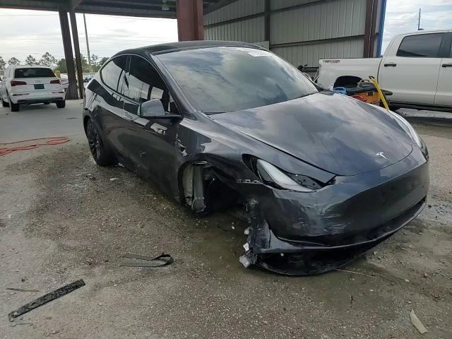 2024 Tesla Model Y VIN: 7SAYGDEE3RA254195 Lot: 71183935