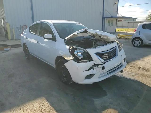 2014 Nissan Versa S VIN: 3N1CN7AP7EL867640 Lot: 84269165