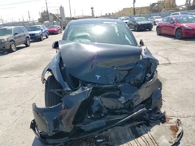 2022 Tesla Model Y VIN: 7SAYGDEE7NF352529 Lot: 81513465