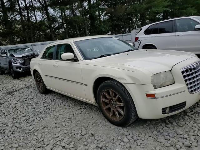 2008 Chrysler 300 Touring VIN: 2C3LA53G58H137690 Lot: 81771235