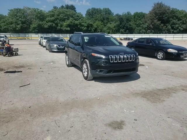 2017 Jeep Cherokee Latitude VIN: 1C4PJMCS1HW615388 Lot: 80481835