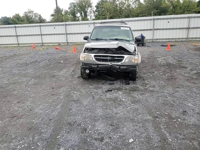 2000 Ford Explorer Eddie Bauer VIN: 1FMDU84P0YZA54493 Lot: 81261175