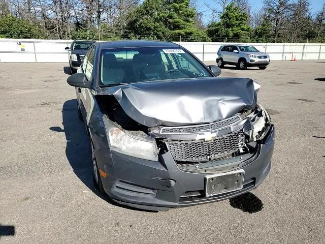 2013 Chevrolet Cruze Ls VIN: 1G1PA5SG8D7234881 Lot: 70986305