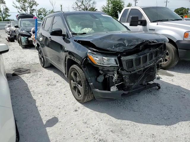 2018 Jeep Compass Latitude VIN: 3C4NJCBBXJT327030 Lot: 82076195