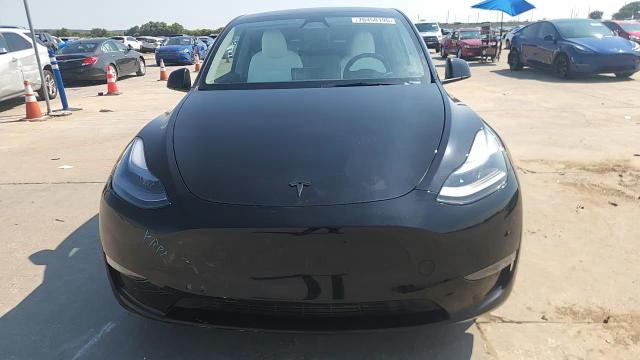 2024 Tesla Model Y VIN: 7SAYGDEF0RA317021 Lot: 70458195