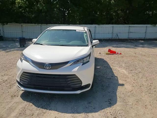 2021 Toyota Sienna Le VIN: 5TDKRKEC9MS045664 Lot: 71974475