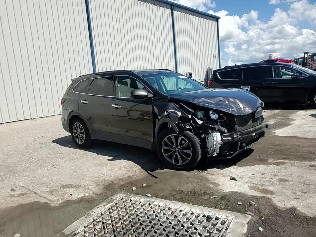 2017 Hyundai Santa Fe Se VIN: KM8SMDHF1HU224696 Lot: 84002645