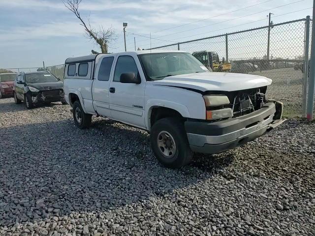 2005 Chevrolet Silverado K2500 Heavy Duty VIN: 1GCHK29U15E215511 Lot: 71245895
