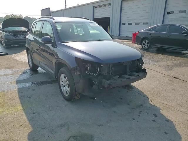 2015 Volkswagen Tiguan S VIN: WVGAV7AX3FW599813 Lot: 81633345