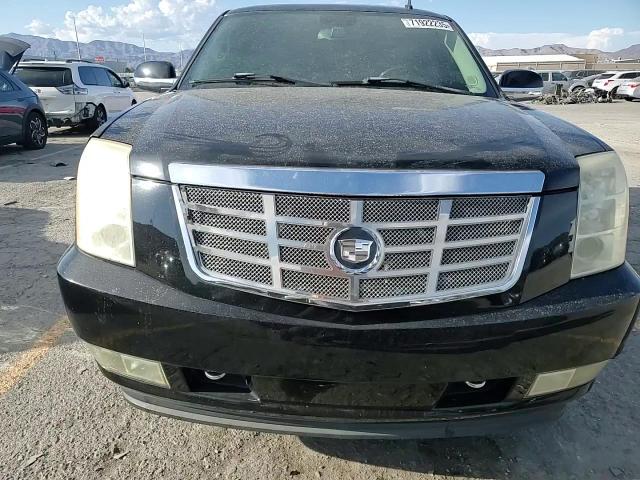 2007 Cadillac Escalade Luxury VIN: 1GYFK63807R320363 Lot: 71922235