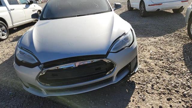 2014 Tesla Model S VIN: 5YJSA1H19EFP33651 Lot: 81701985