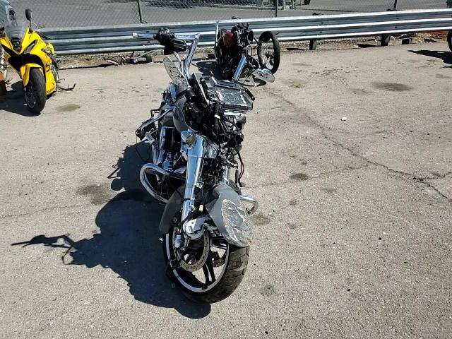 2018 Harley-Davidson Flhx Street Glide VIN: 1HD1KBC10JB615442 Lot: 83999325
