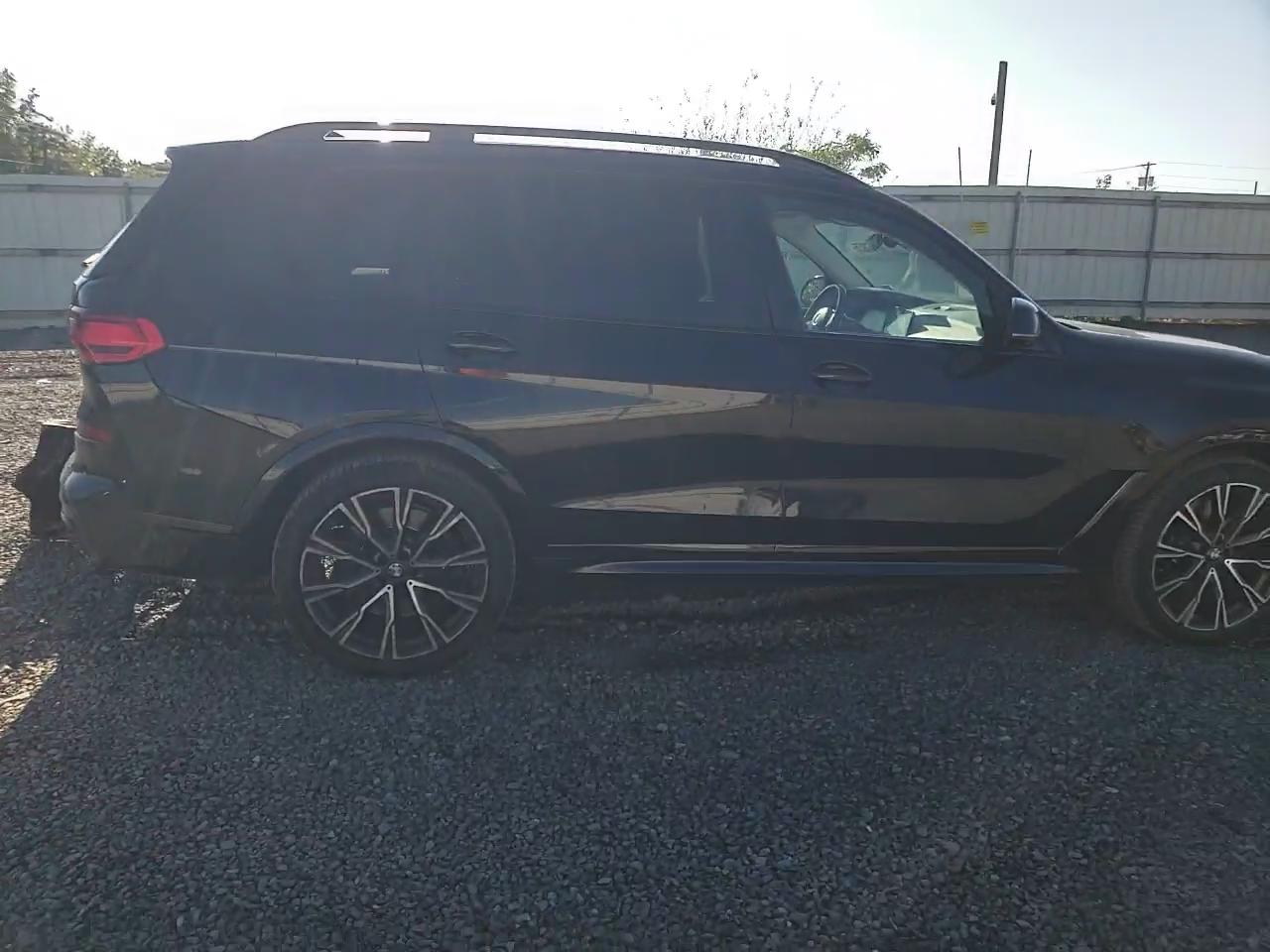 Фото: 5UXCX6C00L9C63422