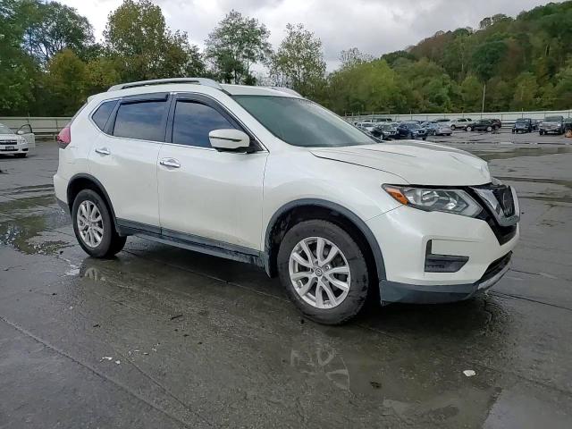 2017 Nissan Rogue Sv VIN: 5N1AT2MVXHC865187 Lot: 82164375