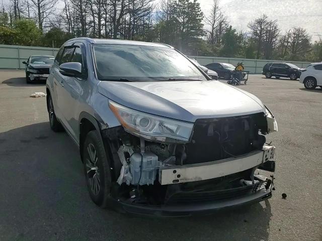 2016 Toyota Highlander Xle VIN: 5TDJKRFH6GS261883 Lot: 81831905