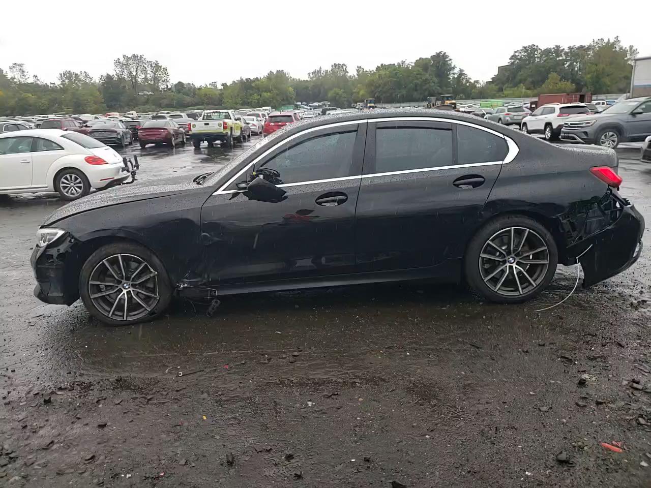 Фото: 3MW5R7J01L8B22599