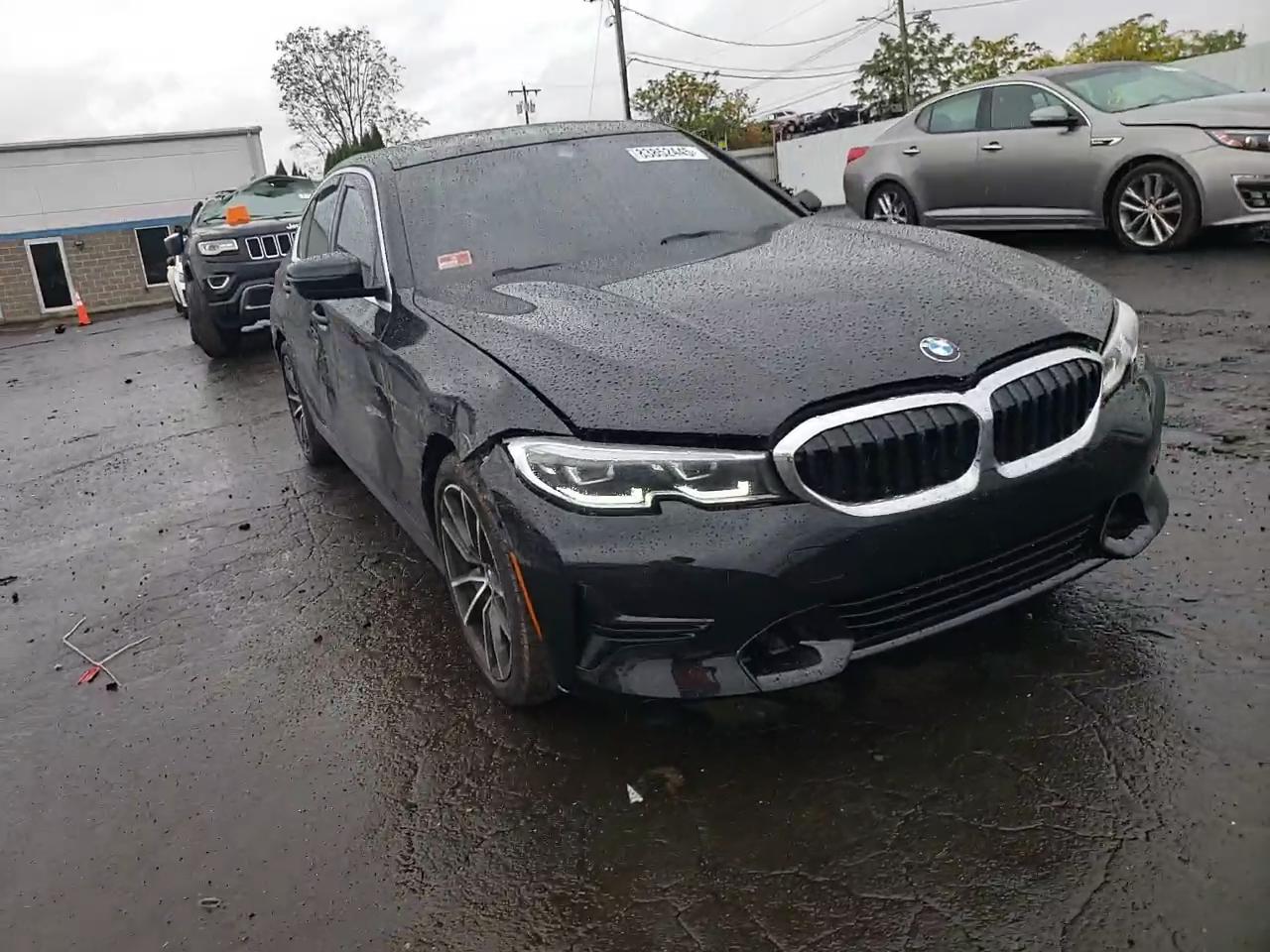 Фото: 3MW5R7J01L8B22599