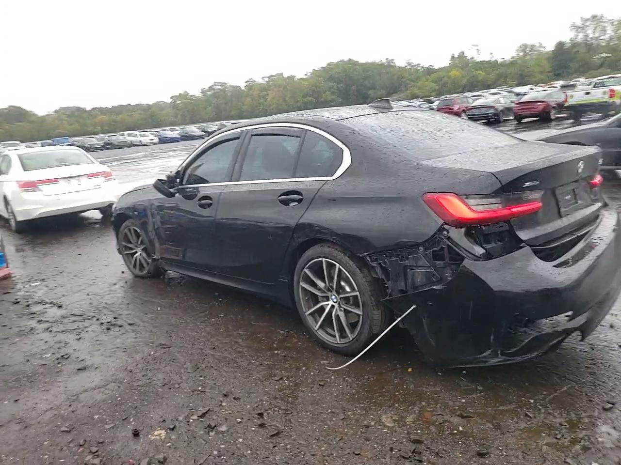 Фото: 3MW5R7J01L8B22599