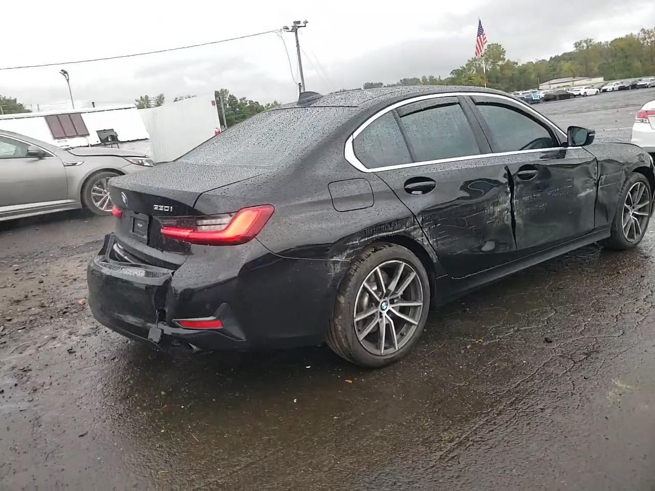 Фото: 3MW5R7J01L8B22599