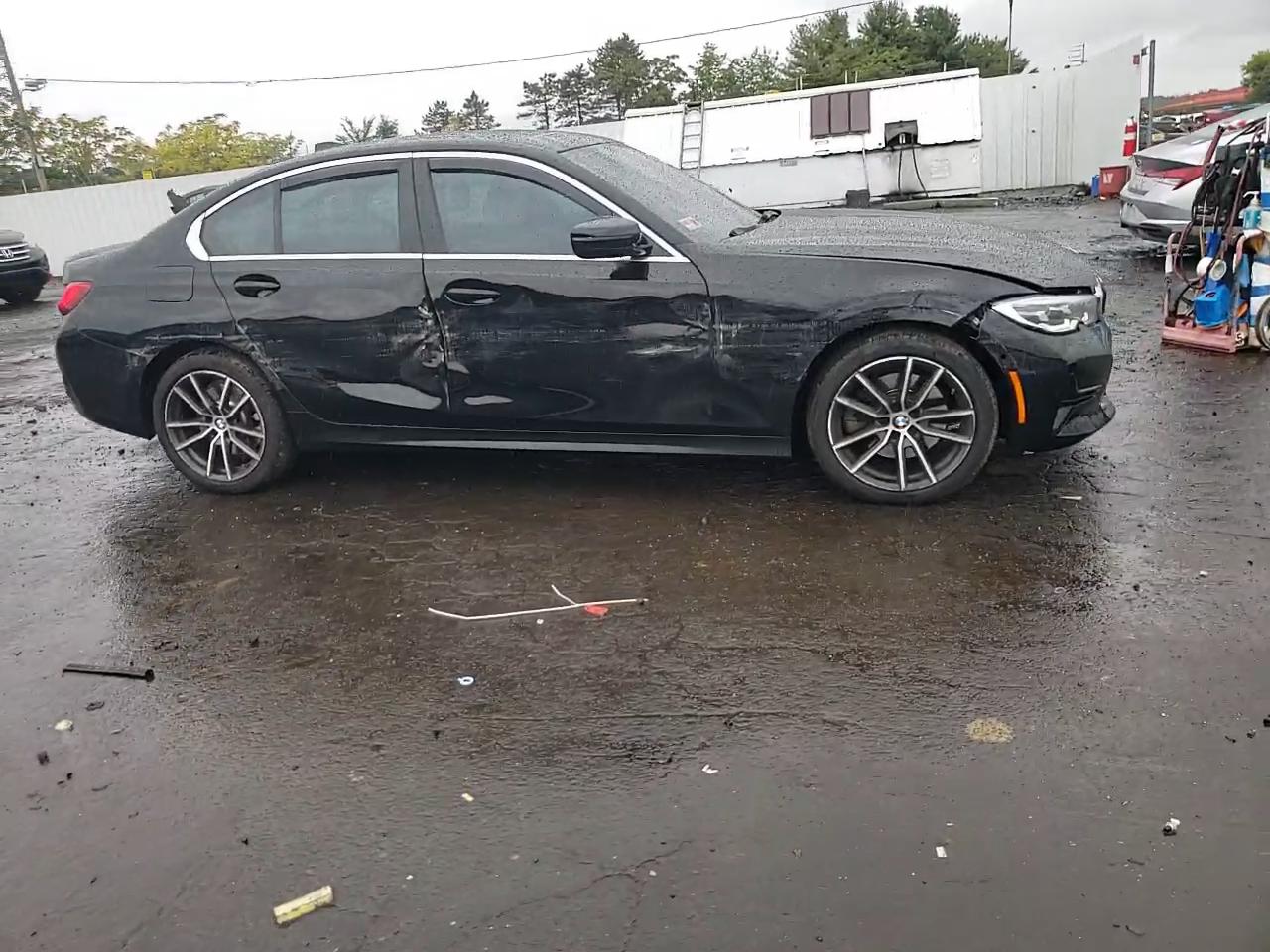 Фото: 3MW5R7J01L8B22599