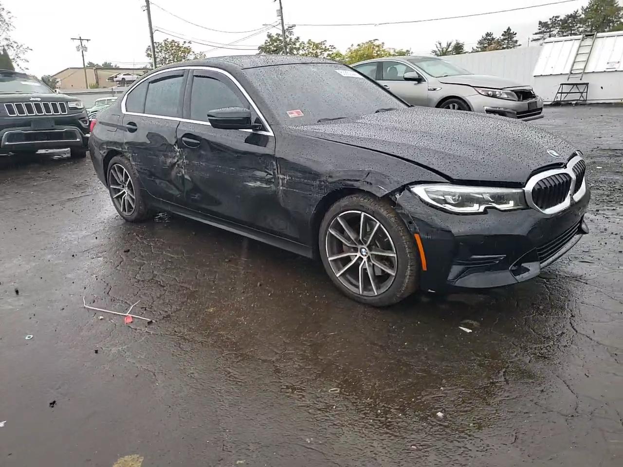 Фото: 3MW5R7J01L8B22599